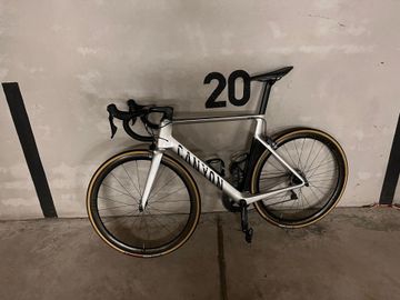 Tweedehands Canyon Aeroad CF SL 8.0 2019 Road & Gravel — afbeelding 2 van 3