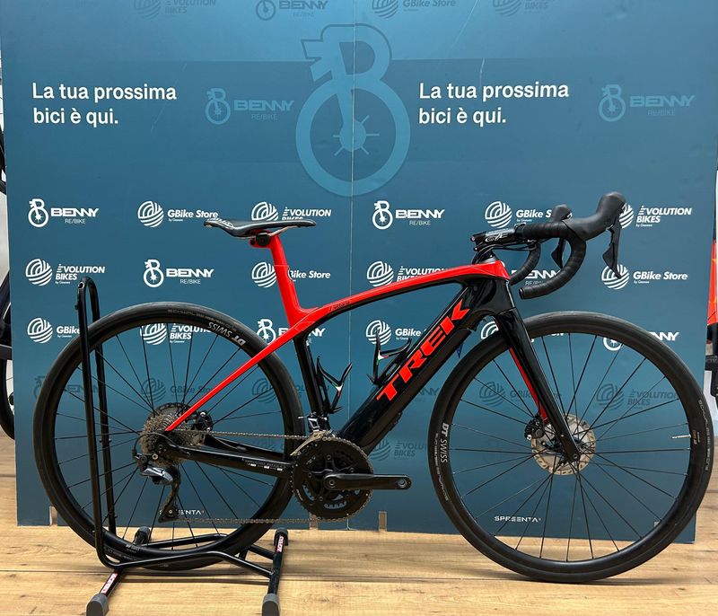 Gebrauchtes Trek Domane LT+ 2022 Road & Gravel, Rot — Bild 1 von 11