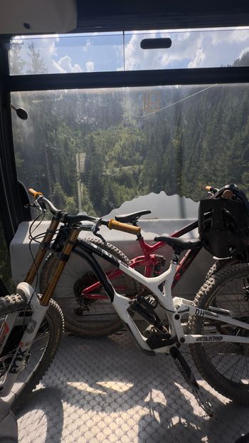 Used Commencal Supreme V4 2020 Mountainbike, White — image 2 of 4