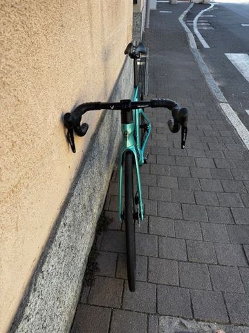 Bianchi Oltre Shimano 105 Di2 2024 Road & Gravel usato, Verde — immagine 4 di 4