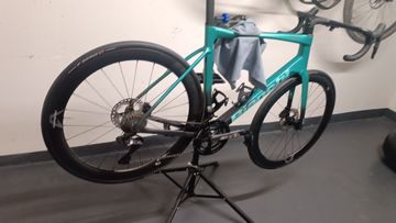 Used Bianchi Specialissima Shimano Ultegra Di2 2025 Road & Gravel, Green — image 4 of 7