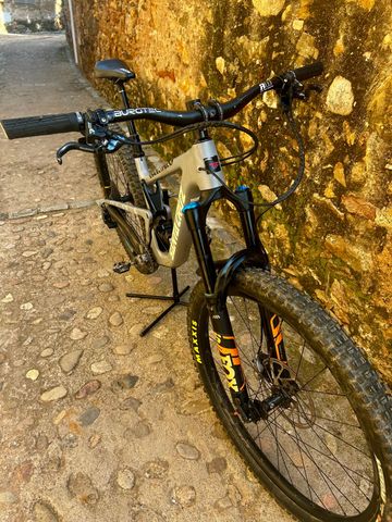 Brugt Santa Cruz HIGHTOWER X01 / Carbon CC / 29 2022 2022 Mountainbike — billede 5 af 5