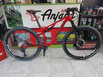 Used Wilier URTA MAX SL 2025 Mountainbike, Red — image 1 of 6