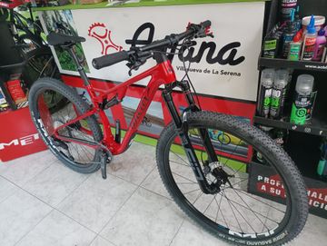 Used Wilier URTA MAX SL 2025 Mountainbike, Red — image 2 of 6