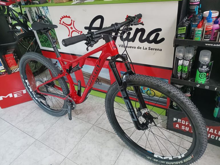 Used Wilier URTA MAX SL 2025 Mountainbike, Red — image 2 of 6