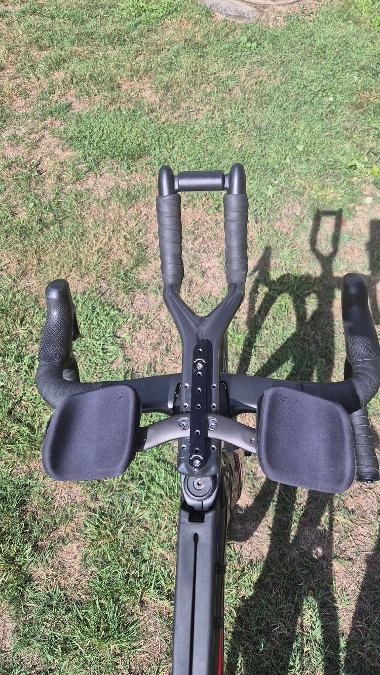 Used Trek Madone Shimano Dura Ace Di2 2019 Road & Gravel, Red — image 5 of 6