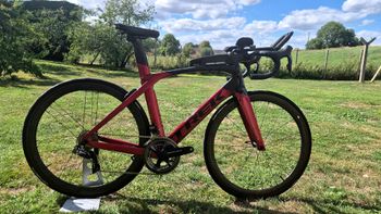 Used Trek Madone Shimano Dura Ace Di2 2019 Road & Gravel, Red — image 1 of 6