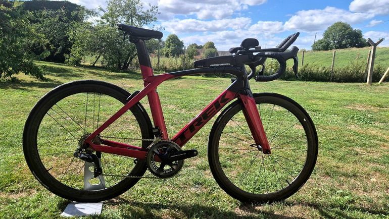 Used Trek Madone Shimano Dura Ace Di2 2019 Road & Gravel, Red — image 1 of 6