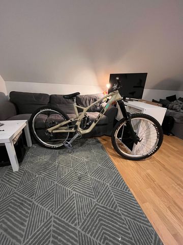 Used Malaguti Force Carbon Elite 2024 Mountainbike, Light Gray — image 1 of 3