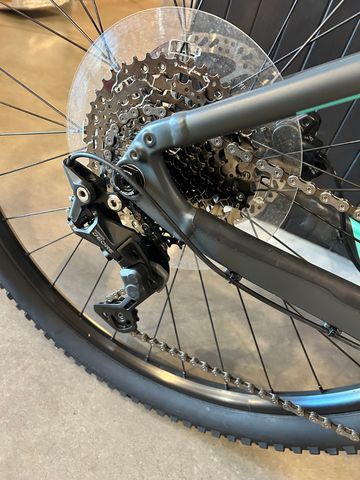 Brugt Trek Powerfly 4 625 Gen 3 2023 2023 Mountainbike — billede 5 af 9