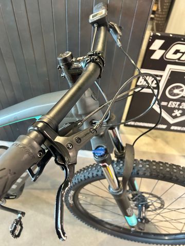 Brugt Trek Powerfly 4 625 Gen 3 2023 2023 Mountainbike — billede 7 af 9