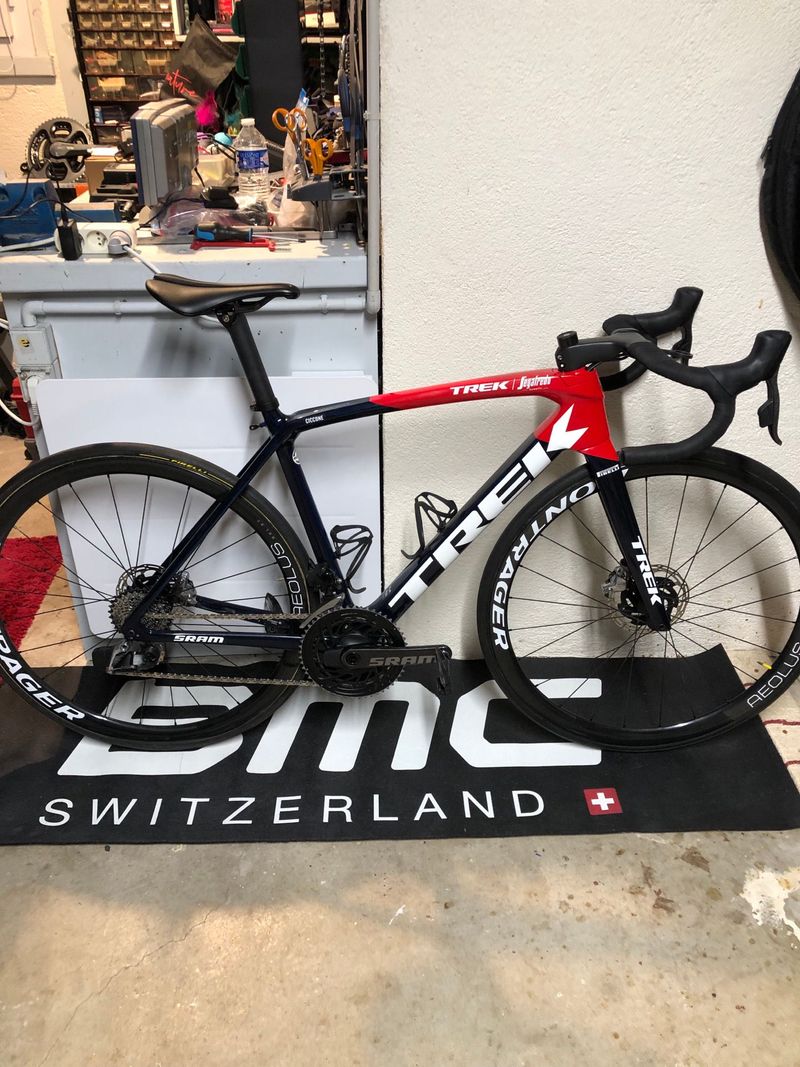 Używany Trek Domane SRAM Red eTap AXS 2023 Road & Gravel