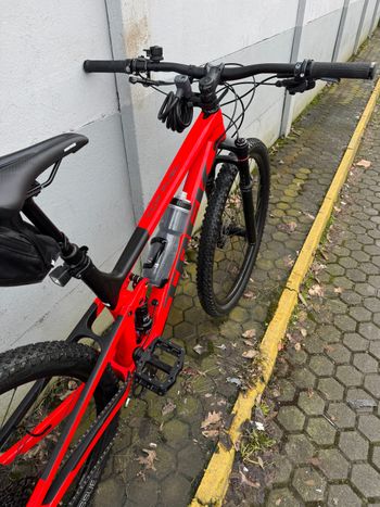 Used Trek Top Fuel 9.7 2020 2020 Mountainbike, Red, 29 — image 3 of 10