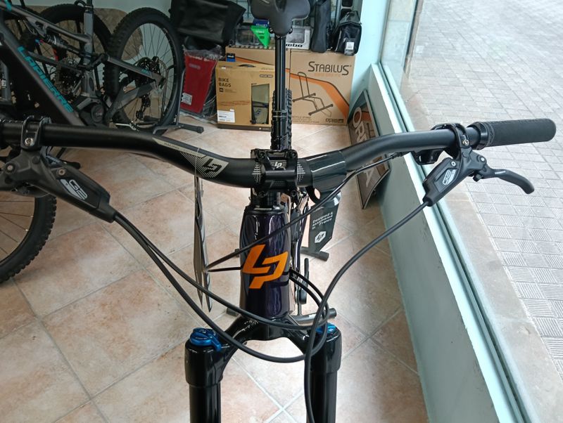 Lapierre Spicy CF 6.9 2022 2022 Mountainbike d'occasion — image 4 sur 9