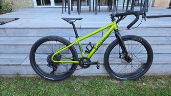 Gebrauchtes Bombtrack BEYOND JUNIOR 24" 2020 2020 Road & Gravel, Grün — Bild 1 von 7
