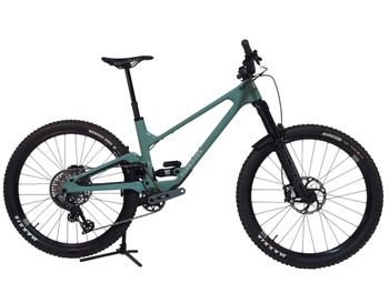 Used Forbidden Druid V2 2023 Mountainbike, Blue — image 1 of 13