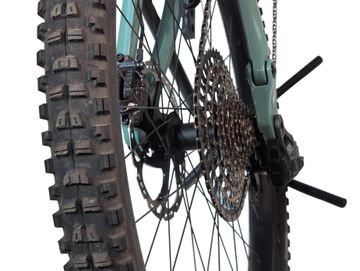 Used Forbidden Druid V2 2023 Mountainbike, Blue — image 10 of 13