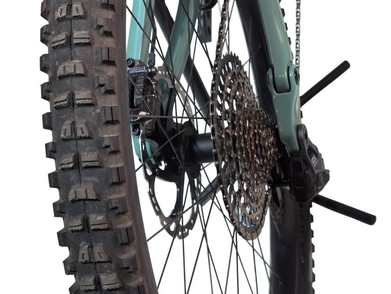 Used Forbidden Druid V2 2023 Mountainbike, Blue — image 10 of 13