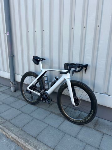 Trek Madone SLR 6 Gen 7 2023 2023 Road & Gravel usato