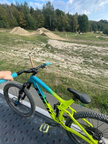 Used Trek Remedy 8 2020 Mountainbike, Blue — image 2 of 6