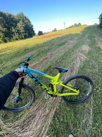 Used Trek Remedy 8 2020 Mountainbike, Blue — image 3 of 6