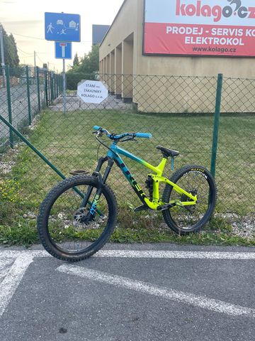 Used Trek Remedy 8 2020 Mountainbike, Blue — image 1 of 6