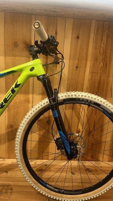 Used Trek Procaliber 9.7 SL 2016 2016 Mountainbike, Green, 27.5, 29 — image 3 of 6