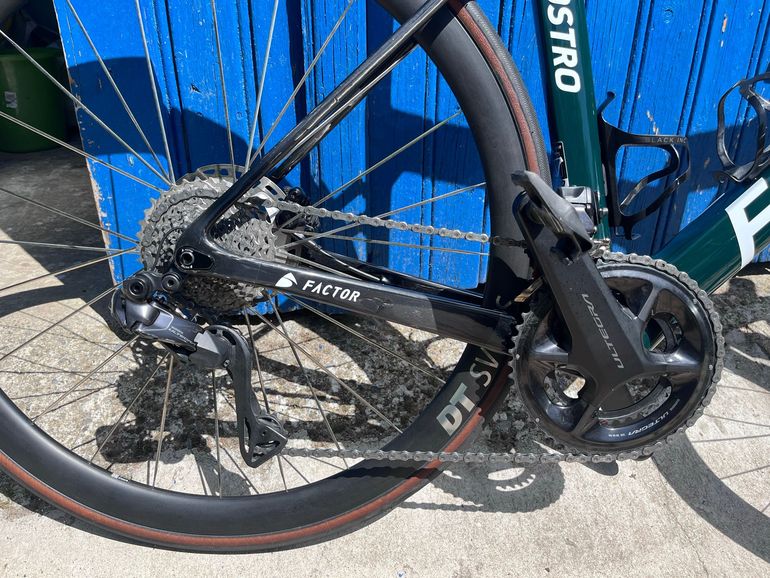 Brugt Factor Ostro Van Shimano Ultegra Di2 2025 Road & Gravel — billede 9 af 10