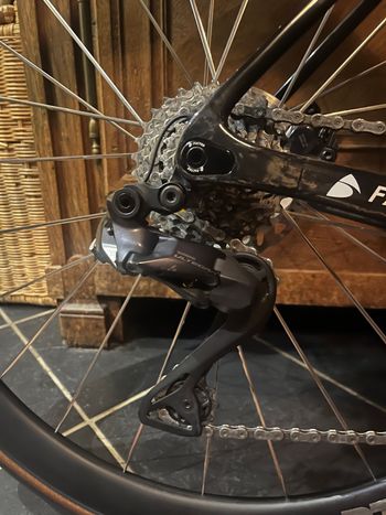 Used Factor Ostro Shimano Ultegra Di2 2025 Road & Gravel, Verde — image 3 of 6