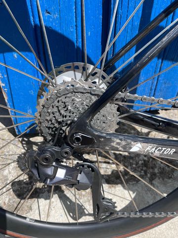 Brugt Factor Ostro Van Shimano Ultegra Di2 2025 Road & Gravel — billede 8 af 10