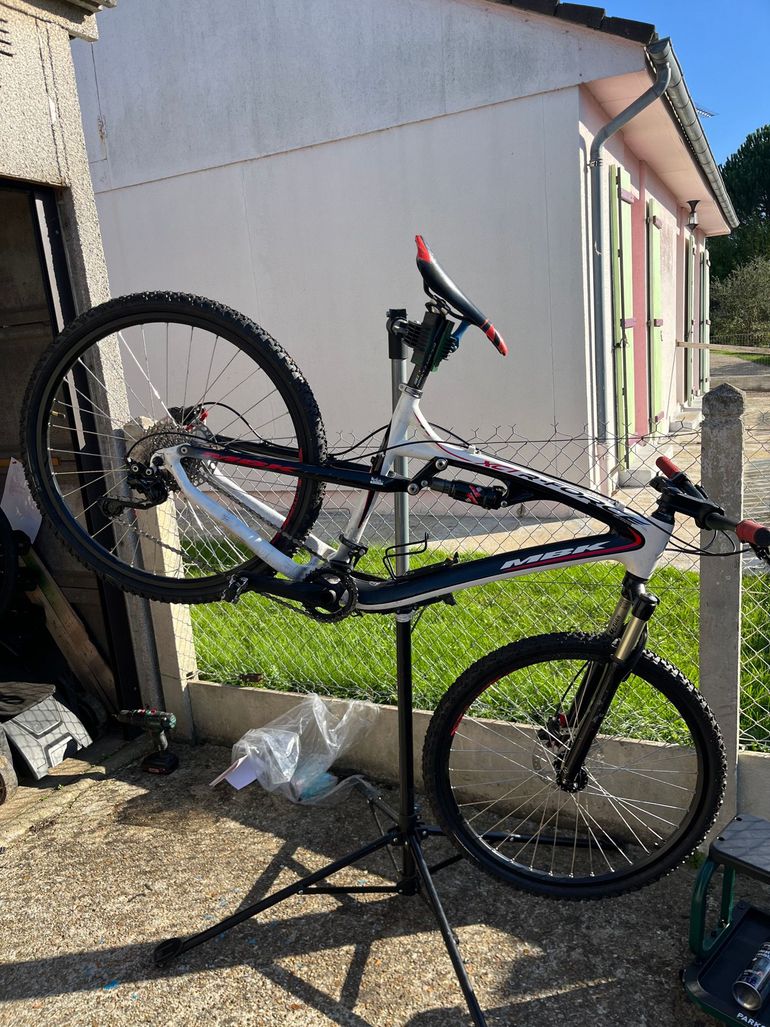 Used MBK Racing Carbon 2018 Mountainbike, White — image 1 of 5