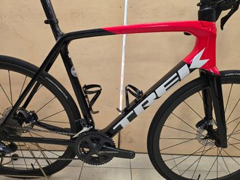 Used Trek Sl6 2022 Road & Gravel, Rot — image 2 of 15