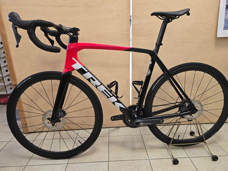 Used Trek Sl6 2022 Road & Gravel, Rot — image 11 of 15