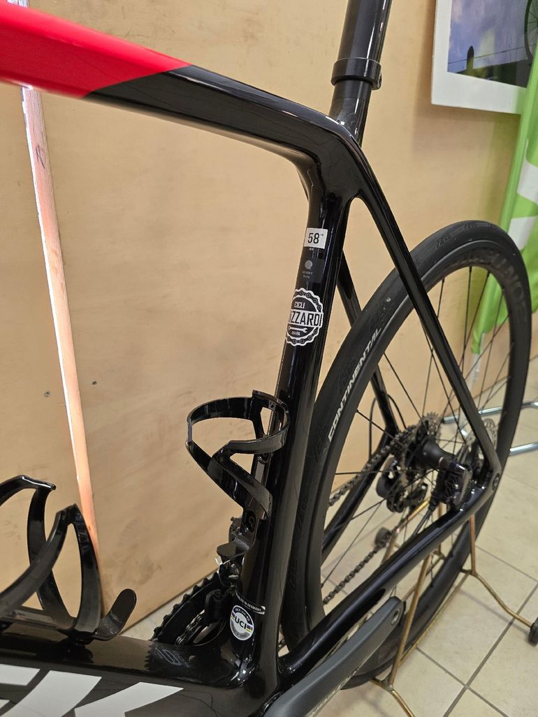 Used Trek Sl6 2022 Road & Gravel, Rot — image 10 of 15