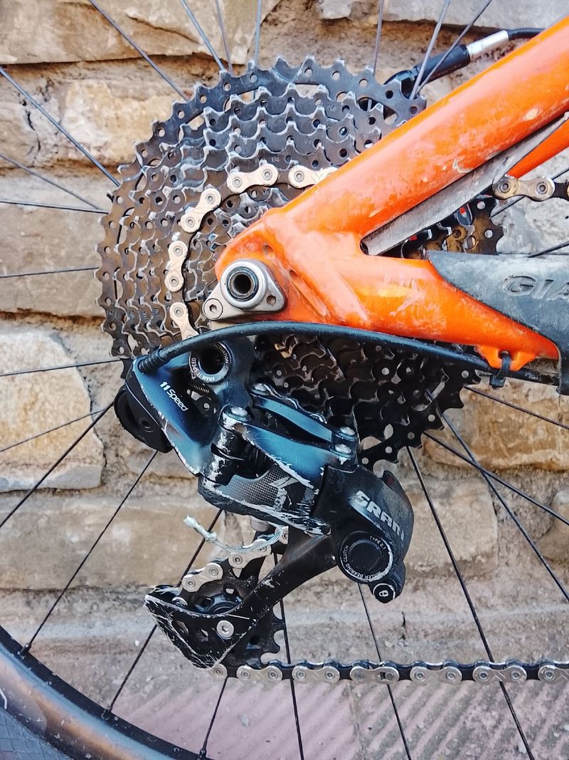 Giant Reign 27.5 1 2015 2015 Mountainbike usato, Arancione — immagine 6 di 15