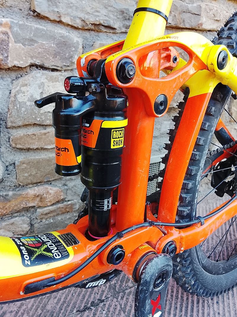 Giant Reign 27.5 1 2015 2015 Mountainbike usato, Arancione — immagine 11 di 15