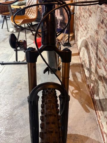 Used Lapierre Zesty CF 8.9 2024 2024 Mountainbike, Black, 29 — image 5 of 7