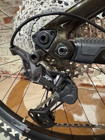 Used Lapierre Zesty CF 8.9 2024 2024 Mountainbike, Black, 29 — image 3 of 7
