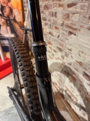 Used Lapierre Zesty CF 8.9 2024 2024 Mountainbike, Black, 29 — image 6 of 7