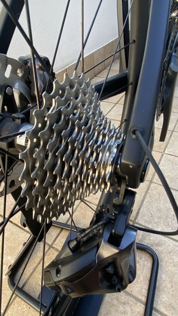 Used Colnago V4Rs Disc Ultegra Di2 8100 w/Fulcrum Racing 600 Wheels 2024 2024 Road & Gravel, Black — image 8 of 10