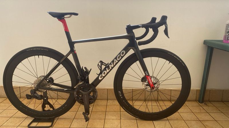 Colnago V4RS Disc 2024 Road & Gravel d'occasion