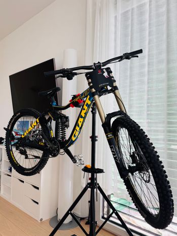 Used Giant Glory Shimano ZEE 2014 Mountainbike, Blue — image 3 of 3