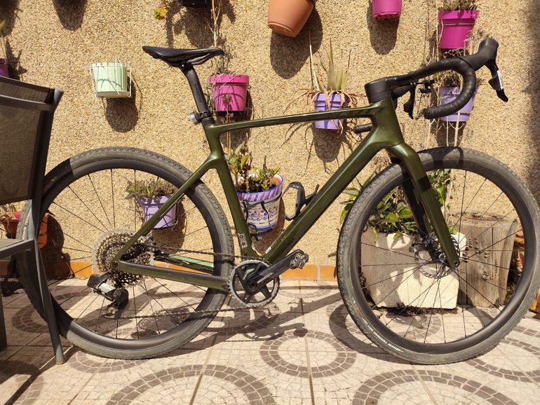 Used Scott Addict Sram Apex Etap AXS 2023 Road & Gravel, Green — image 3 of 6