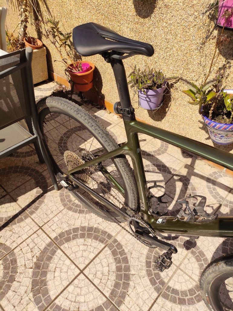 Used Scott Addict Sram Apex Etap AXS 2023 Road & Gravel, Green — image 5 of 6