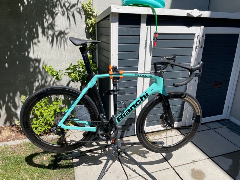 Bianchi Oltre XR4 Ultegra Di2 2021 2021 Road & Gravel d'occasion