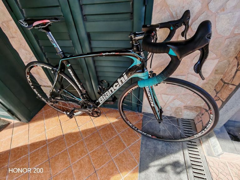 Used Bianchi Infinito Cv Super Record 2016 2015 Road & Gravel, Black — image 3 of 3