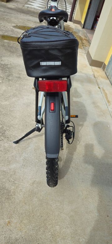 Used Cube 260 Allroad 2023 Mountainbike, White — image 4 of 8