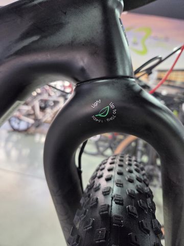 Trek STACHE CUSTOM 2023 Mountainbike usato, Nero — immagine 20 di 21