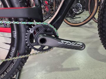 Trek STACHE CUSTOM 2023 Mountainbike usato, Nero — immagine 15 di 21