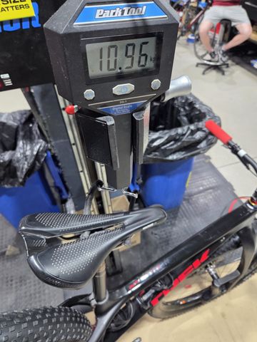 Trek STACHE CUSTOM 2023 Mountainbike usato, Nero — immagine 17 di 21
